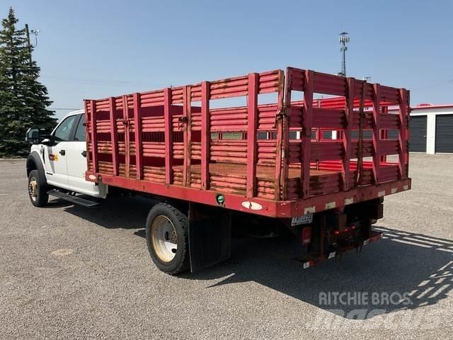 Ford F-550 شاحنات مسطحة/مفصلية الجوانب