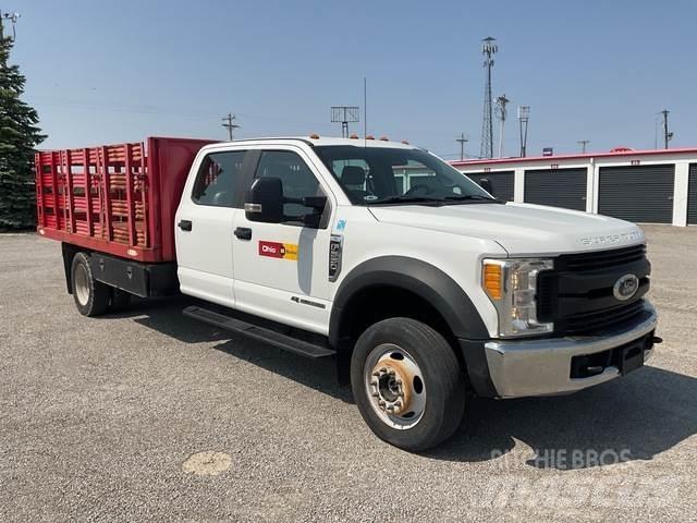 Ford F-550 شاحنات مسطحة/مفصلية الجوانب