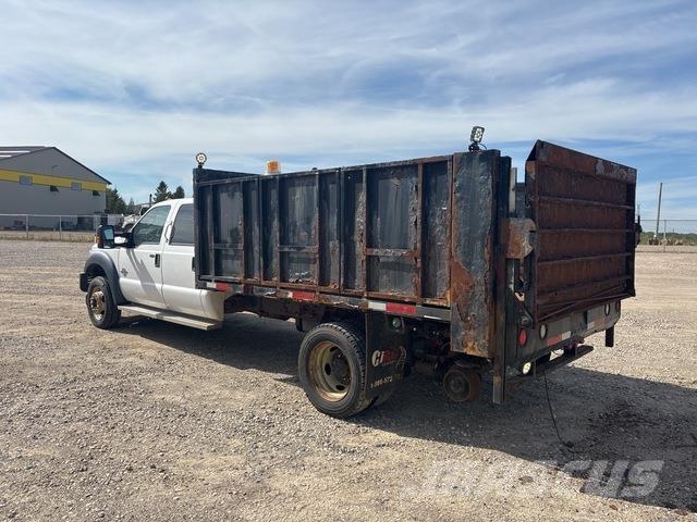 Ford F-550 شاحنات مسطحة/مفصلية الجوانب