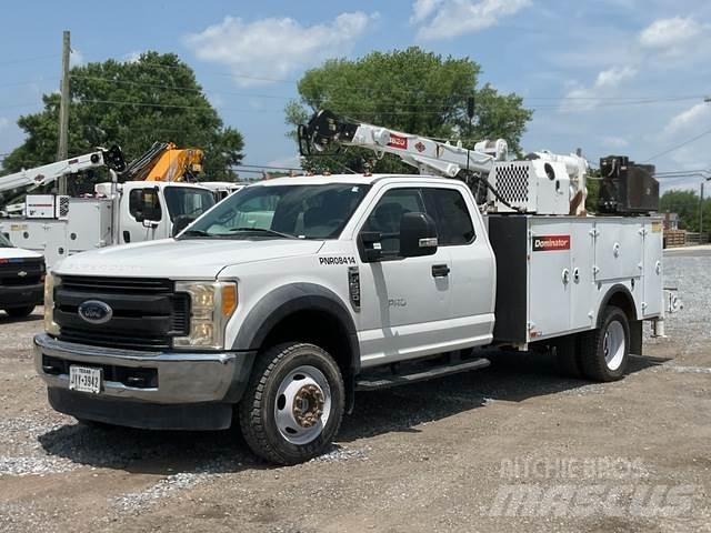 Ford F-550 مركبات الأغراض العامة