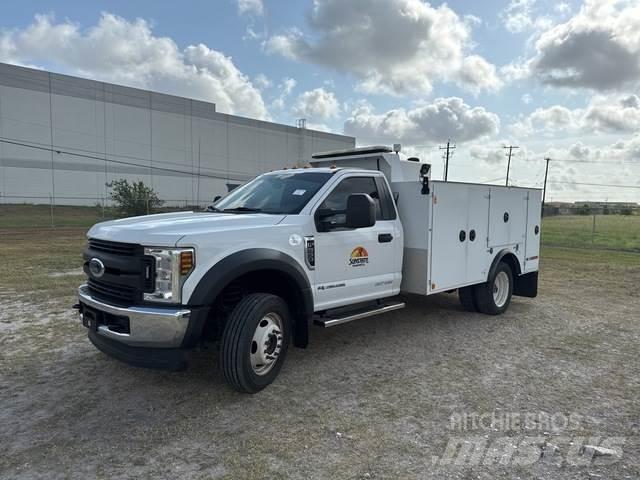 Ford F-550 مركبات الأغراض العامة