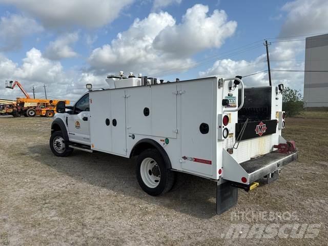 Ford F-550 مركبات الأغراض العامة
