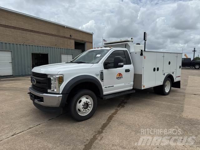 Ford F-550 مركبات الأغراض العامة