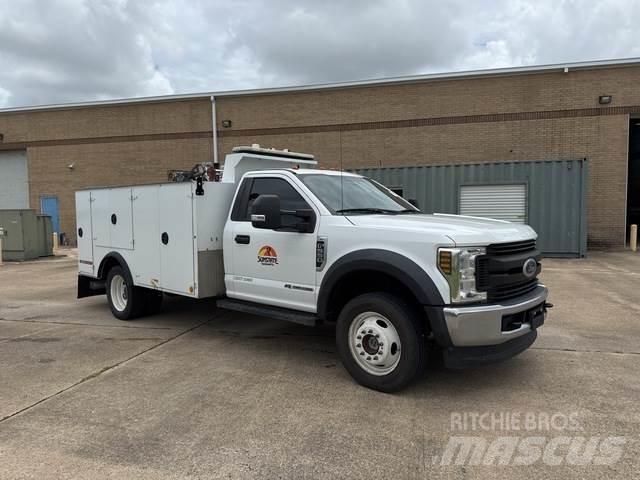 Ford F-550 مركبات الأغراض العامة