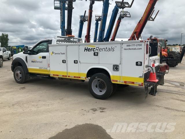 Ford F-550 شاحنات ذات صهاريج