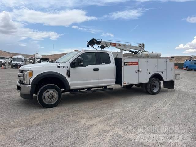 Ford F-550 مركبات الأغراض العامة