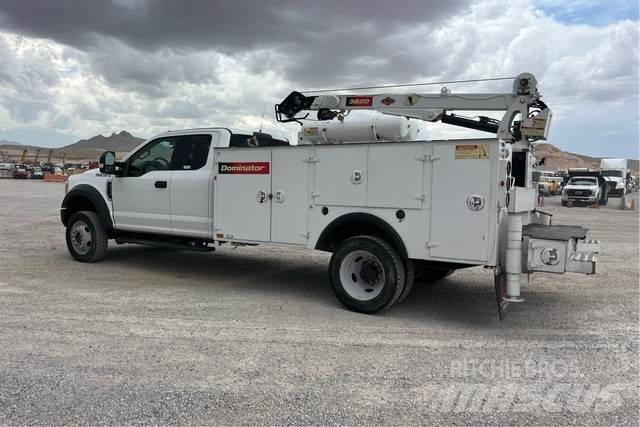 Ford F-550 مركبات الأغراض العامة