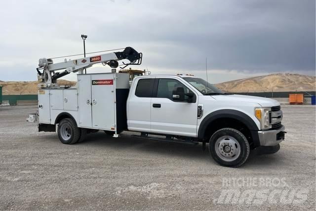 Ford F-550 مركبات الأغراض العامة