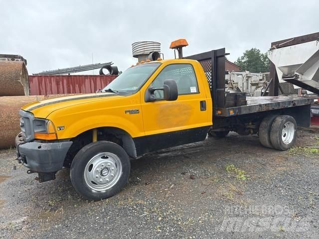 Ford F-550 شاحنات مسطحة/مفصلية الجوانب