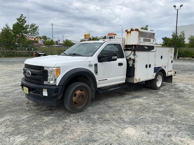 Ford F-550 مركبات الأغراض العامة