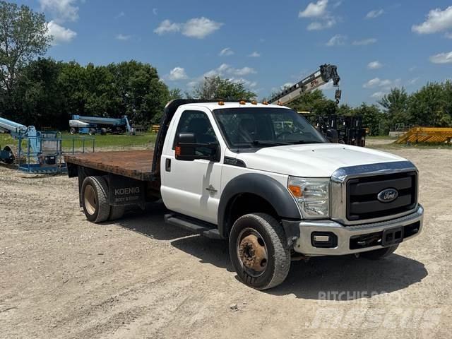 Ford F-550 شاحنات مسطحة/مفصلية الجوانب