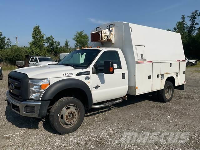 Ford F-550 شاحنات خفيفة/مفصلية الجوانب