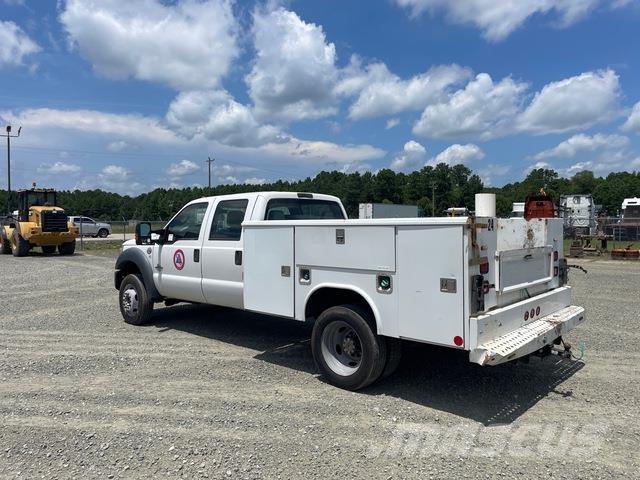 Ford F-550 شاحنات خفيفة/مفصلية الجوانب