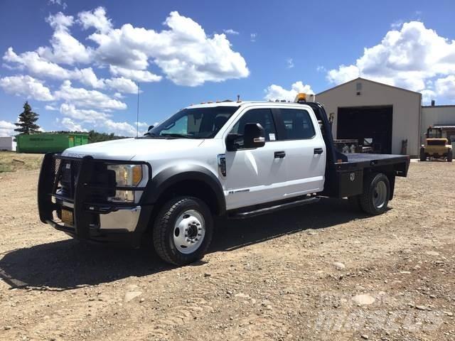 Ford F-550 شاحنات مسطحة/مفصلية الجوانب