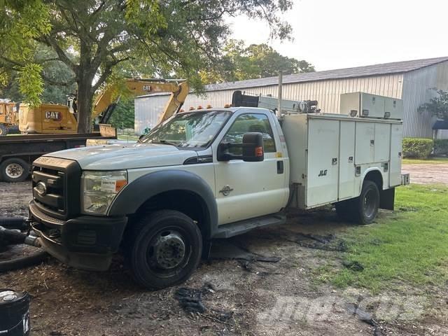 Ford F-550 مركبات الأغراض العامة