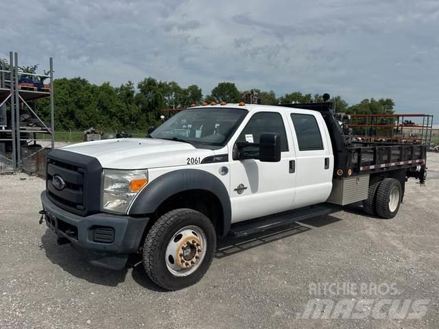 Ford F-550 مركبات الأغراض العامة