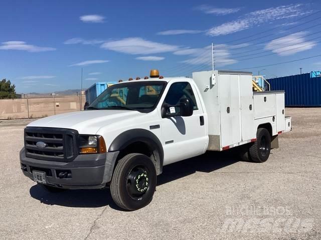 Ford F-550 شاحنات خفيفة/مفصلية الجوانب