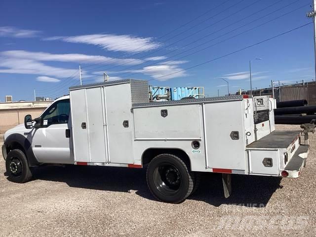 Ford F-550 شاحنات خفيفة/مفصلية الجوانب