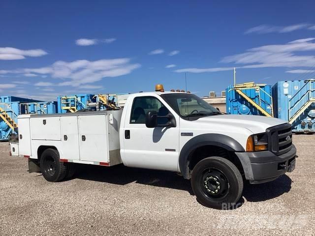 Ford F-550 شاحنات خفيفة/مفصلية الجوانب