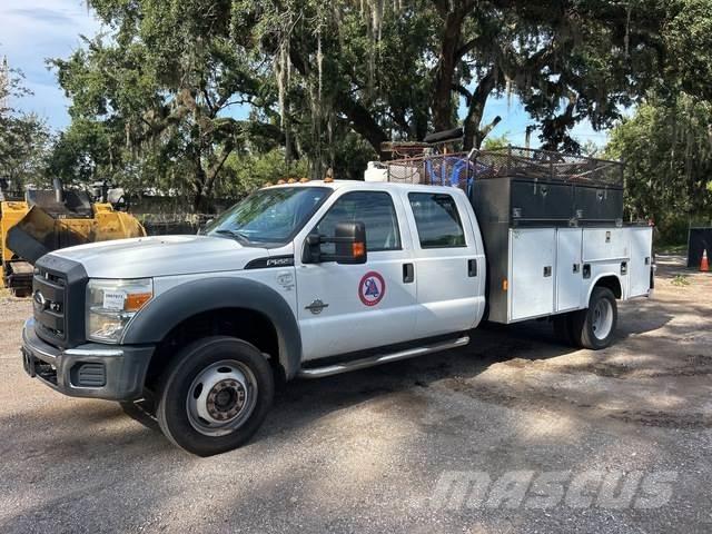 Ford F-550 شاحنات خفيفة/مفصلية الجوانب