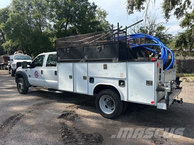 Ford F-550 شاحنات خفيفة/مفصلية الجوانب