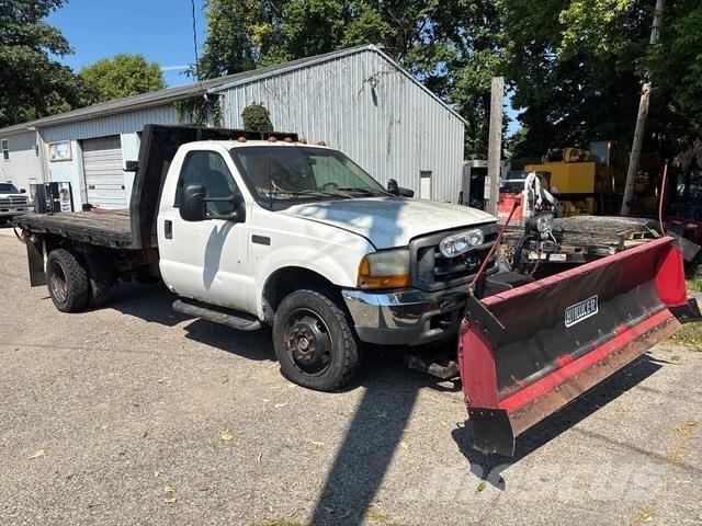 Ford F-550 شاحنات مسطحة/مفصلية الجوانب