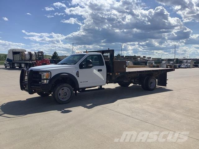 Ford F-550 شاحنات مسطحة/مفصلية الجوانب