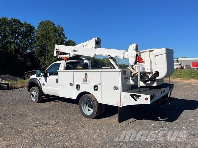 Ford F-550 المنصات الهوائية المثبتة على شاحنة