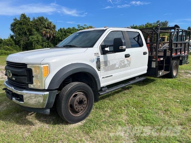 Ford F-550 شاحنات خفيفة/مفصلية الجوانب