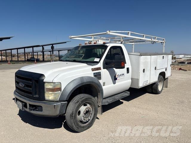 Ford F-550 شاحنات خفيفة/مفصلية الجوانب
