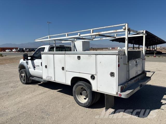 Ford F-550 شاحنات خفيفة/مفصلية الجوانب
