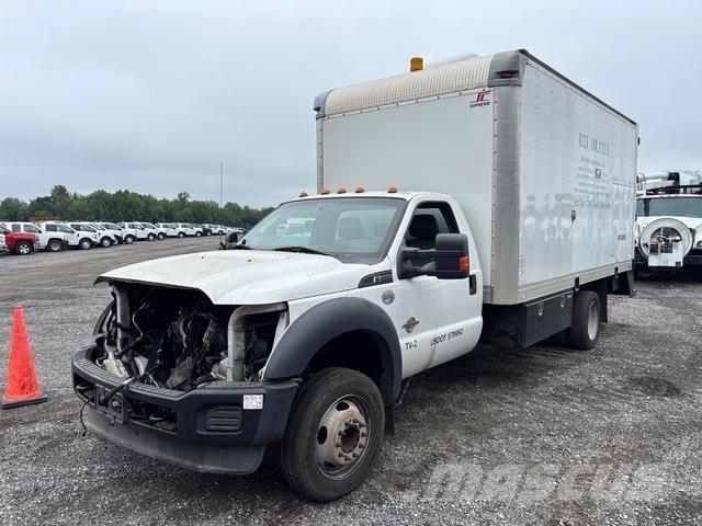 Ford F-550 شاحنات ذات هيكل صندوقي