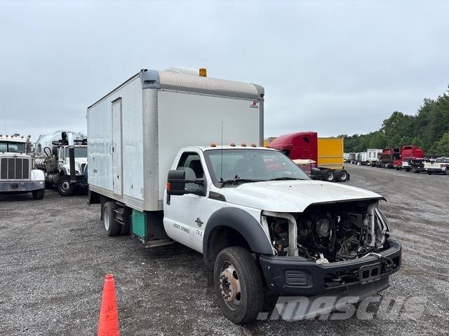Ford F-550 شاحنات ذات هيكل صندوقي