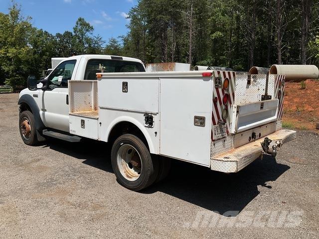 Ford F-550 شاحنات خفيفة/مفصلية الجوانب