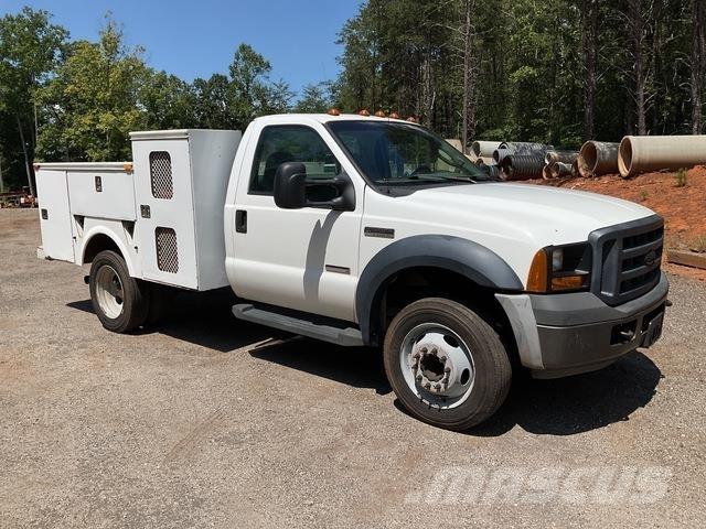Ford F-550 شاحنات خفيفة/مفصلية الجوانب