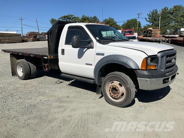 Ford F-550 شاحنات مسطحة/مفصلية الجوانب