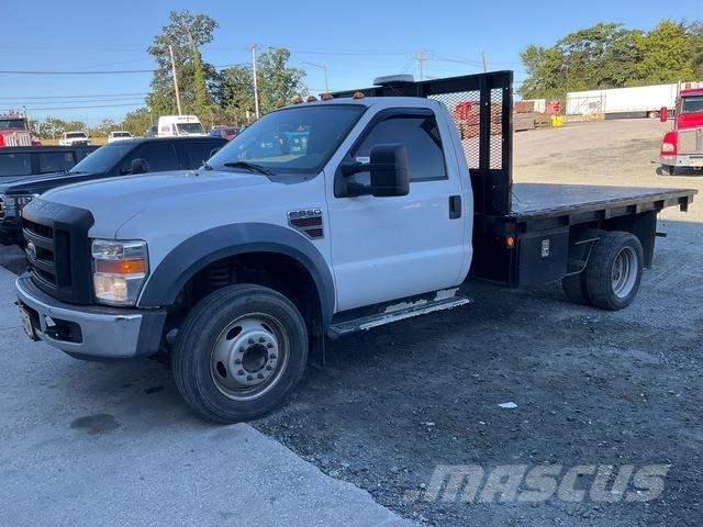 Ford F-550 شاحنات مسطحة/مفصلية الجوانب