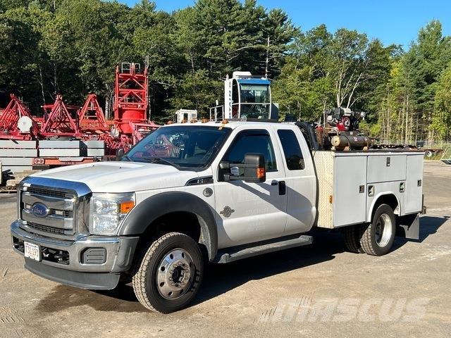Ford F-550 شاحنات خفيفة/مفصلية الجوانب