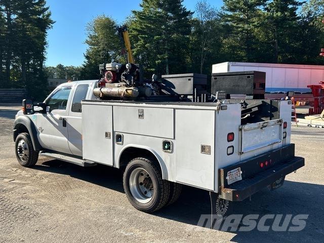 Ford F-550 شاحنات خفيفة/مفصلية الجوانب
