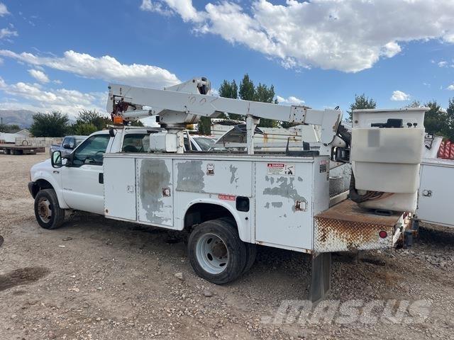 Ford F-550 المنصات الهوائية المثبتة على شاحنة