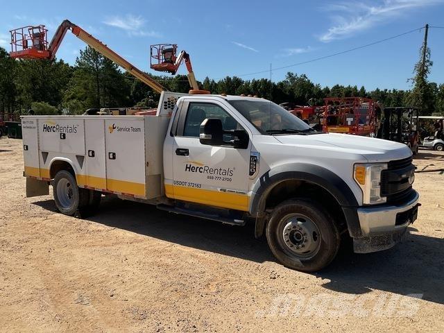 Ford F-550 مركبات الأغراض العامة