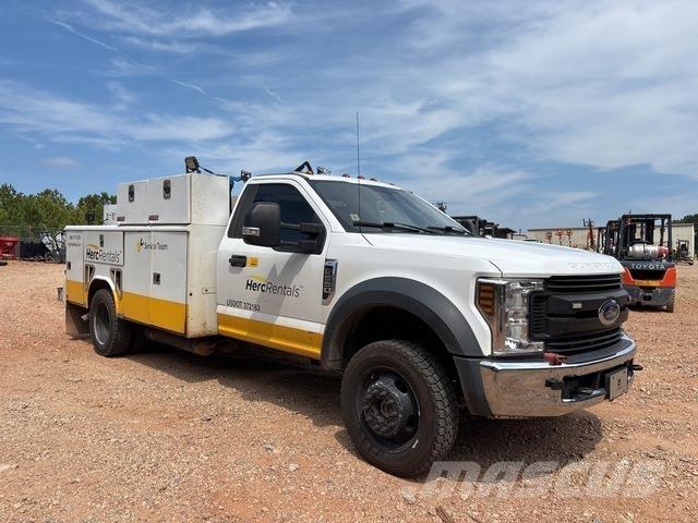 Ford F-550 شاحنات ذات صهاريج