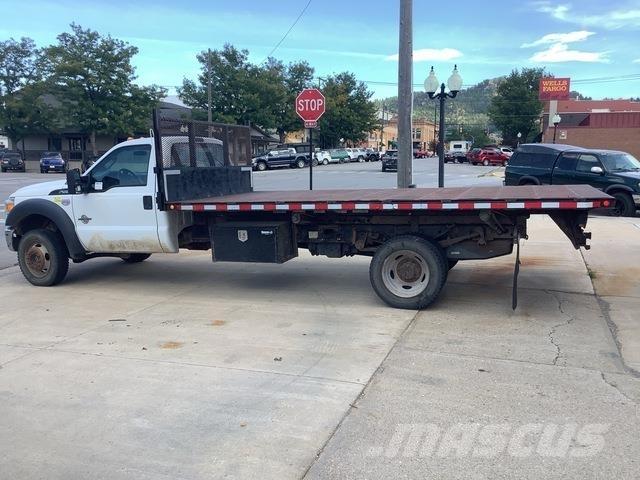 Ford F-550 شاحنات قلابة