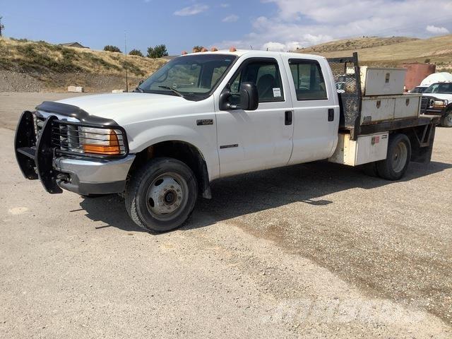 Ford F-550 شاحنات مسطحة/مفصلية الجوانب