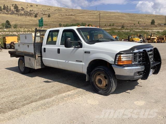 Ford F-550 شاحنات مسطحة/مفصلية الجوانب