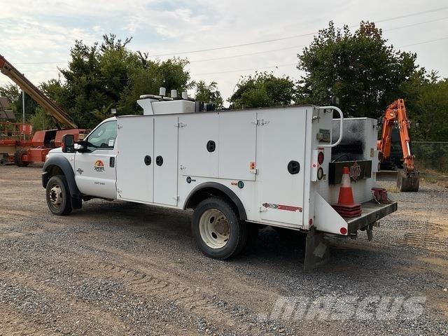 Ford F-550 شاحنات ذات صهاريج