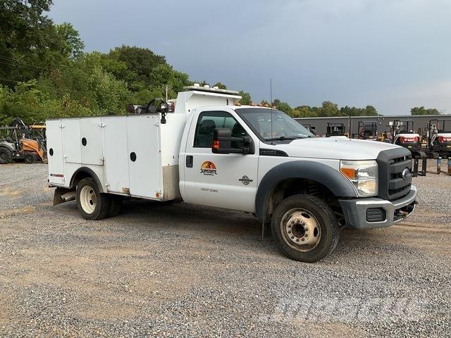 Ford F-550 شاحنات ذات صهاريج