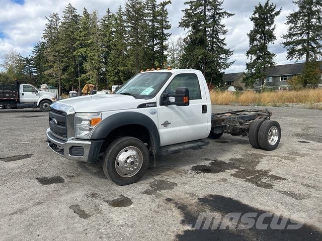 Ford F-550 كابينة والداخلية