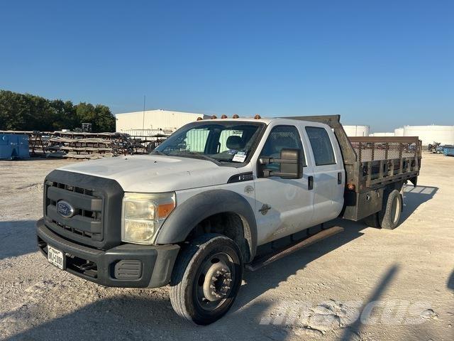Ford F-550 شاحنات مسطحة/مفصلية الجوانب