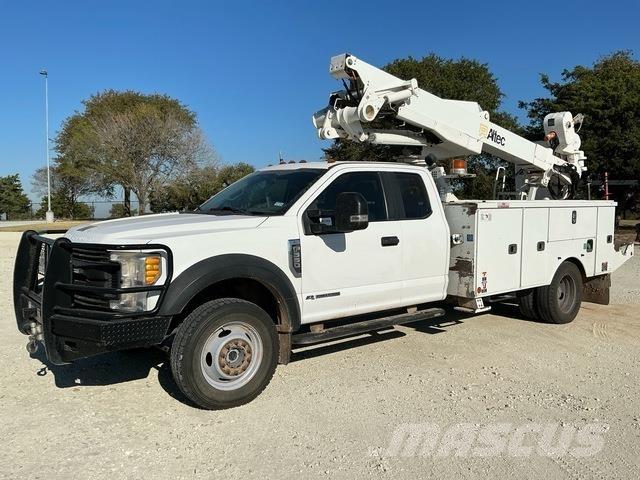 Ford F-550 المنصات الهوائية المثبتة على شاحنة